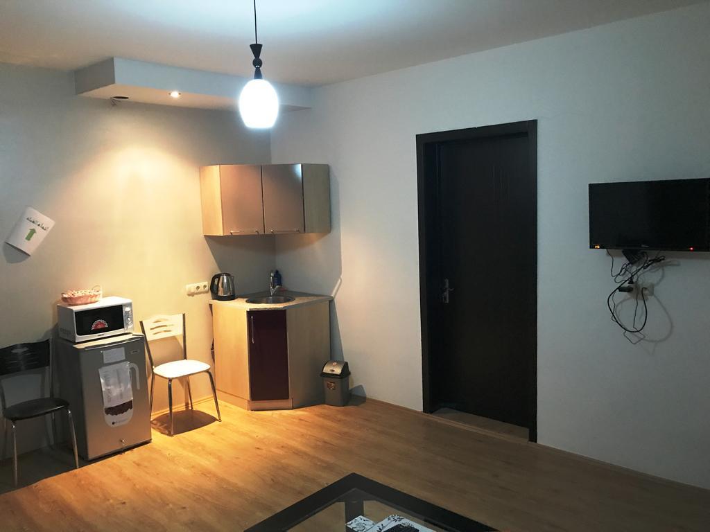 Hotel Monaco Tbilisi Zimmer foto